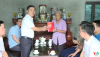 Đồng chí Nguyễn Văn Lượng, Ủy viên Ban Thường vụ Tỉnh ủy, Bí thư Thị ủy Duy Tiên khảo sát tiến độ xây dựng, sửa chữa nhà tạm, nhà dột nát trên địa bàn thị xã