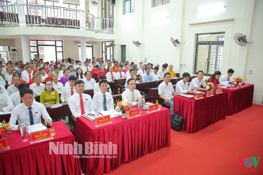 tay hoa lu copy 1751354808890