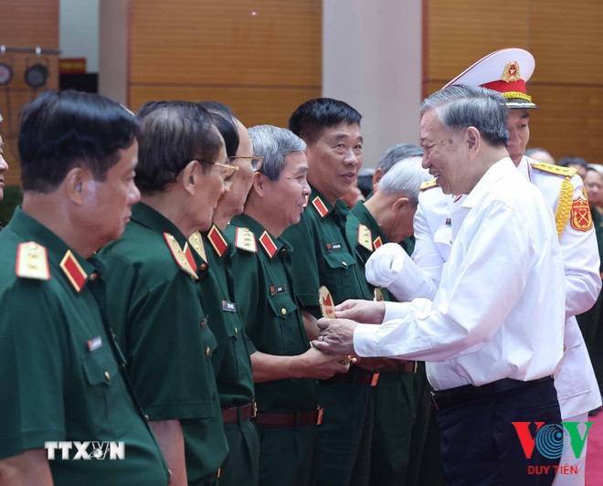 ttxvn tong bi thu to lam gap mat dai bieu co cong voi voi cach mang 3107 5 05089559617747180656905