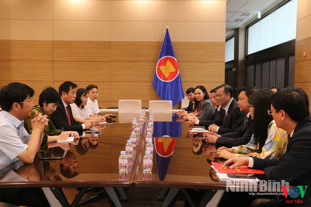 doan cong tac cua doan dbqh va hdnd tinh ninh binh lam viec e338