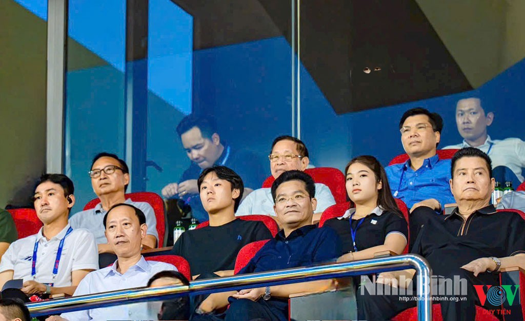 ninh binh fc thep xanh nam dinh chu san dai thang 350a