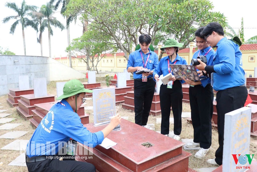 thanh nien tinh nguyen xung kich voi phong trao binh dan hoc 0960