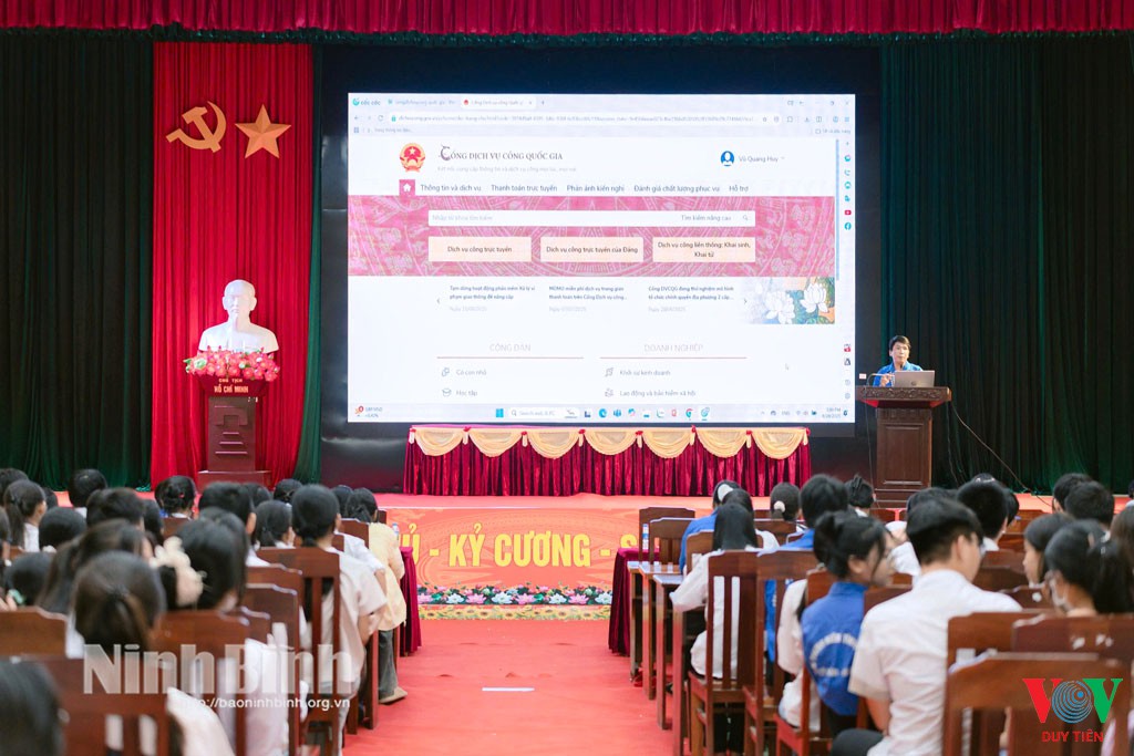 thanh nien tinh nguyen xung kich voi phong trao binh dan hoc 13b1