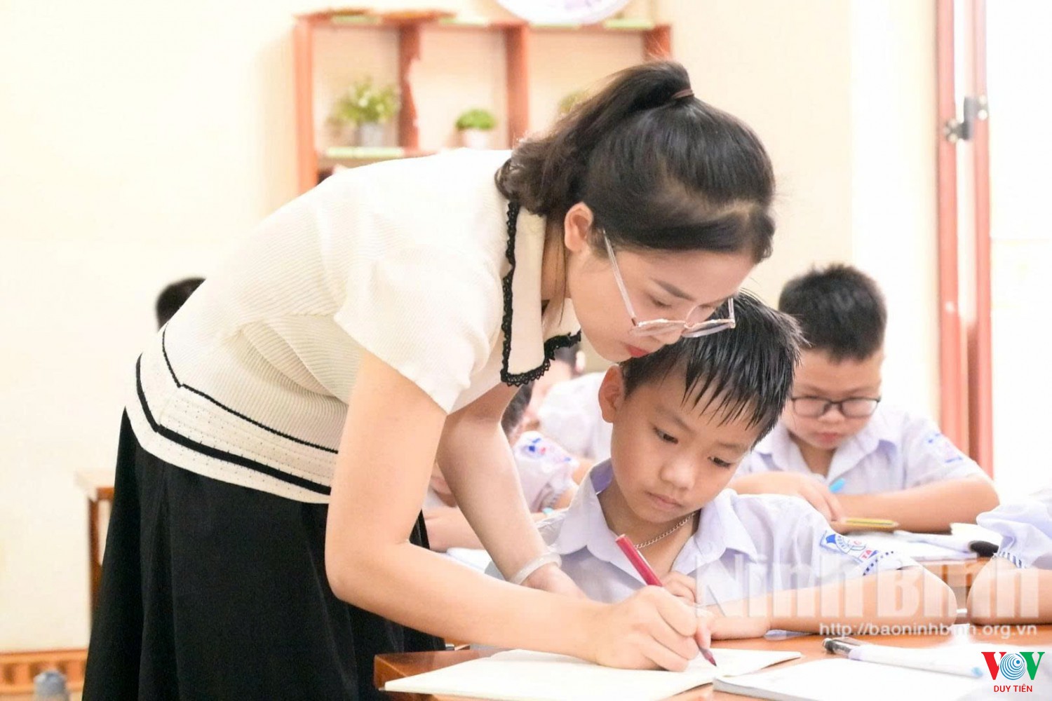 tich cuc lao dong san xuat chao mung dai hoi dang bo tinh 09d2