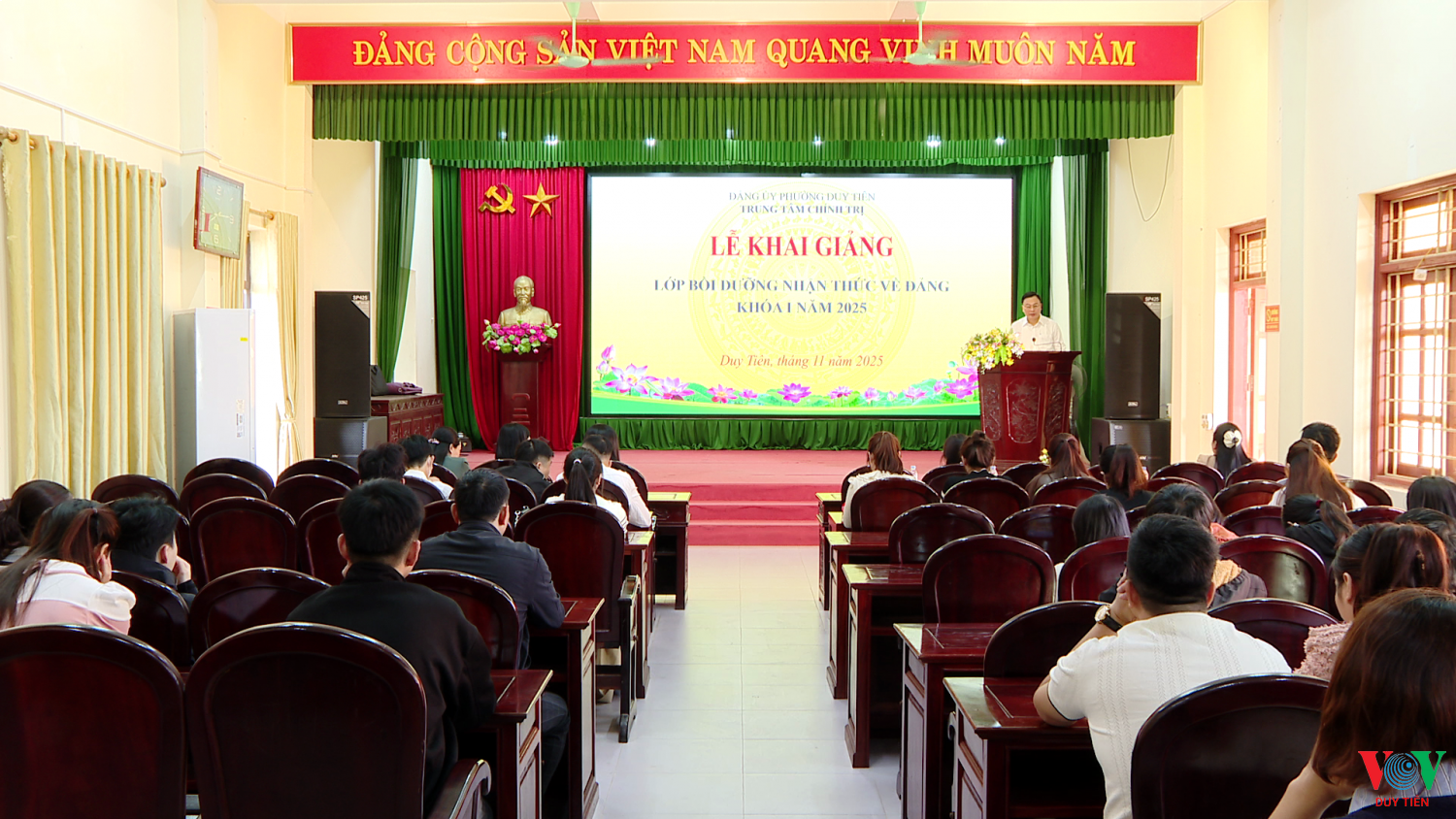 Trung tâm chính trị phường Duy Tiên khai giảng lớp bồi dưỡng nhận thức về Đảng khóa I năm 2025